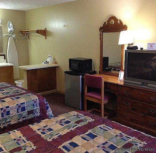 Mcclellan Inn Anniston Eksteriør billede