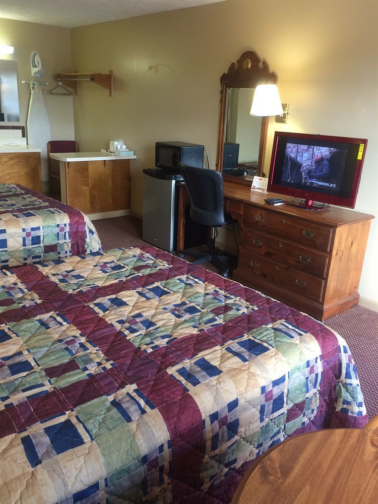 Mcclellan Inn Anniston Eksteriør billede